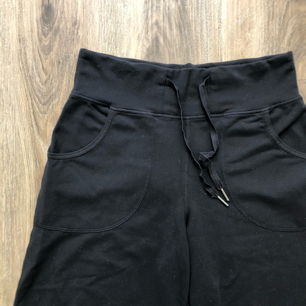 Lululemon Classic Be Still Bermuda Lounge Shorts - Picture 2 of 9